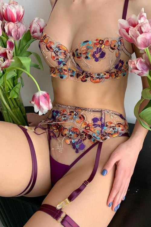 Ensemble en dentelle trois pièces - AUTOMNE - Deux couleurs disponibles - NAKED Underwear FR