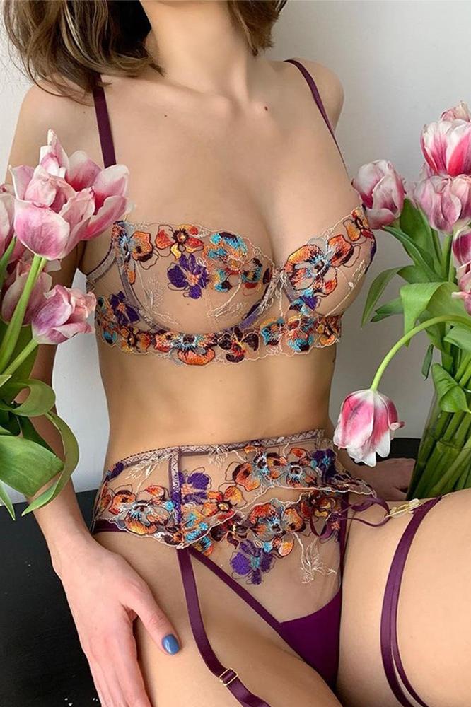 Ensemble en dentelle trois pièces - AUTOMNE - Deux couleurs disponibles - NAKED Underwear FR